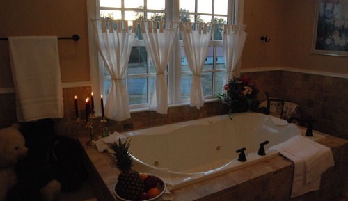 King Bed with Adjacent Private Jacuzzi Room, Overlooking Pastures