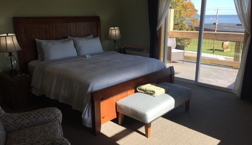 Room, 1 King Bed, Balcony, Bay View (Room 15)