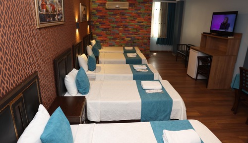 Family Room, 5 Bedrooms, Smoking, City View