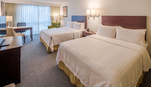 Standard Room, 2 Double Beds (High Floor)