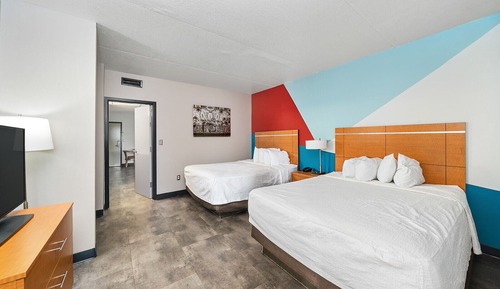 Family Suite Pool Level