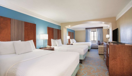 Deluxe Suite, Multiple Beds, Non Smoking (Deluxe Family Suite)