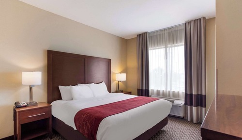 Suite, 1 King Bed, Non Smoking (Two)