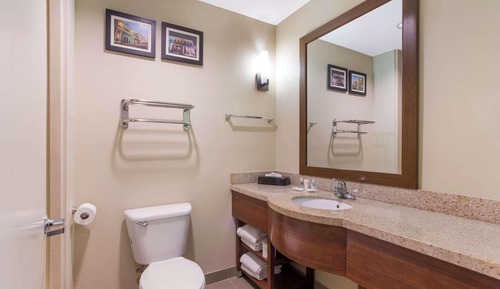 Suite, 1 King Bed, Non Smoking (One)