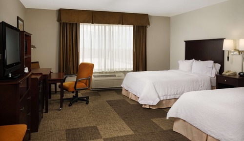 Room, 2 Queen Beds, Accessible, Bathtub