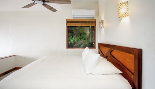 Superior Room, 1 King Bed, Partial Ocean View