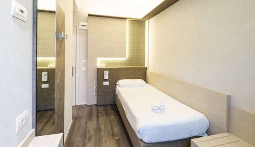 Deluxe Single Room