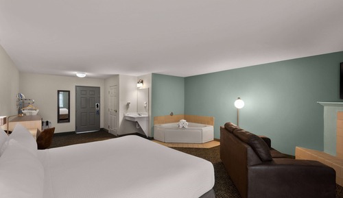 Suite, 1 King Bed, Accessible, Non Smoking (Mobility, Bathtub w/Grab Bars)