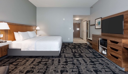 One king bed nonsmoking
