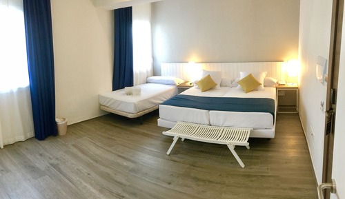 Standard Triple Room (Double Room 2 adults + 1 child)