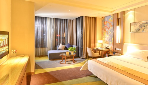 Superior Room, 1 King Bed, Smoking