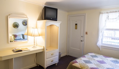 Room8 Standard Double Room, 1 Bedroom, Mountain View