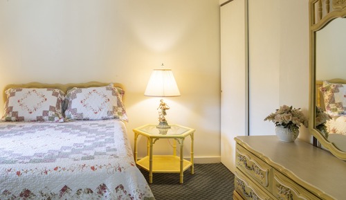 Riverside Family Apartment, 1 Queen Bed, River View