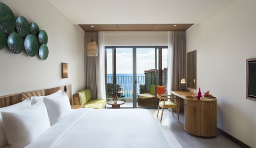 Deluxe Room, 1 King Bed, Ocean View