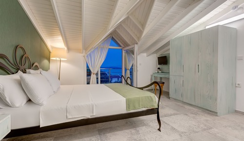 Deluxe Loft