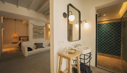Classic Room (Land or Street Side)