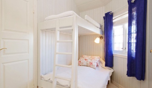 Chalet, Sea View