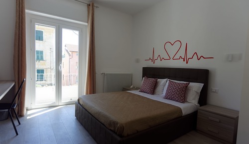 Deluxe Room, 1 Queen Bed, Balcony, City View