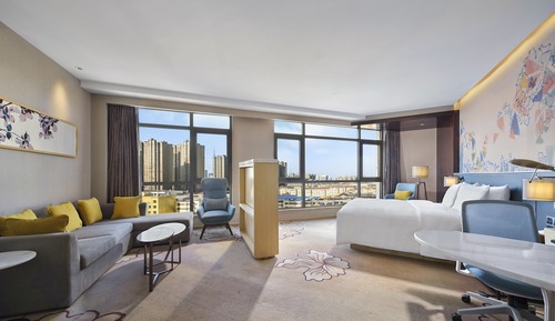 Deluxe King Room