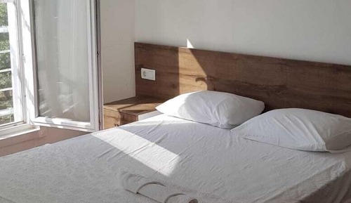 Room, Mountain View