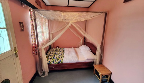 Basic Double Room, 1 King Bed, Private Bathroom