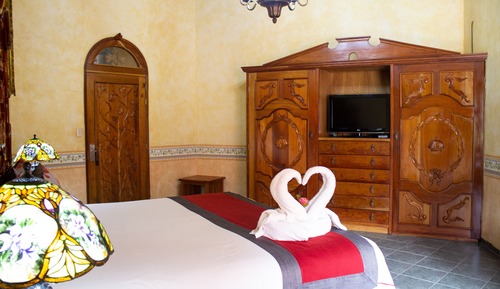 Junior Suite, 1 King Bed, Non Smoking