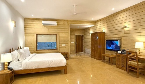 Heritage Suite, with bathtub