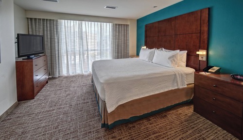 Suite, 1 King Bed with Sofa bed (Mobility Accessible, Roll-in Shower)