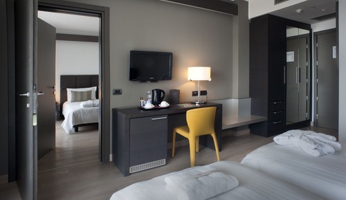 Family Room, Multiple Beds (Deluxe)