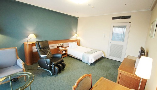 Single Room, Smoking