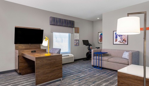 Studio, 1 King Bed, Non Smoking (Peloton)