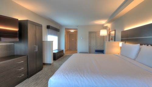 Standard Room, 1 King Bed (Extra Floor Space)