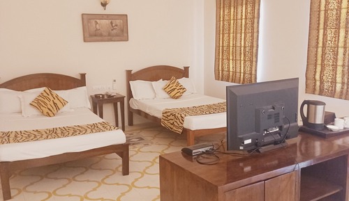 Pool side suite