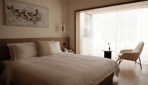 Premium Double Room, 1 Queen Bed, Courtyard View
