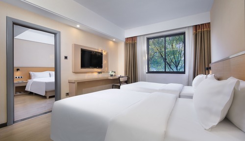 Deluxe Family Suite
