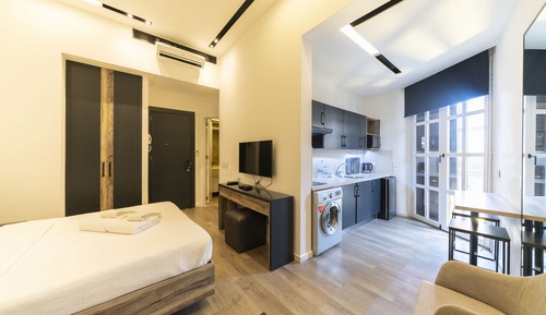 Executive Studio Suite, 1 Queen Bed, Smoking, City View