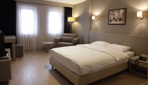 Standard Double Room, Garden View