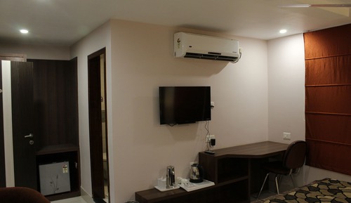 Deluxe Room, 1 King Bed, Accessible, City View