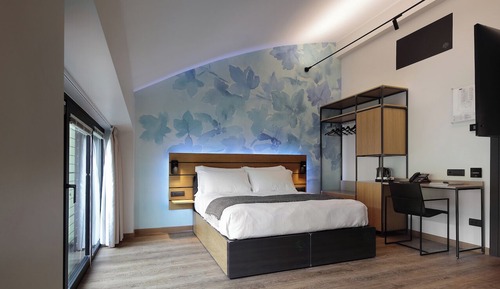 Superior Room, Tower