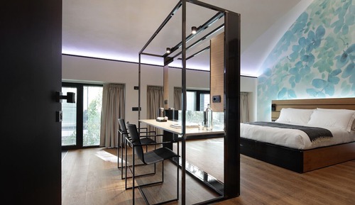 Deluxe Room, Tower