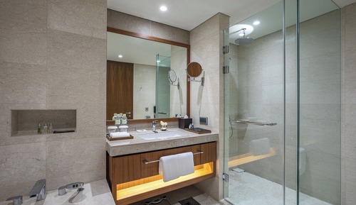 Premier Room, 1 King Bed (Club )