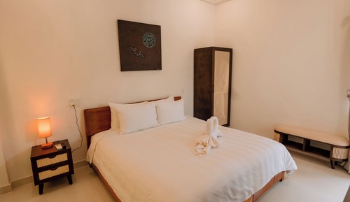 Superior Room, 1 King Bed, Garden View, Ground Floor