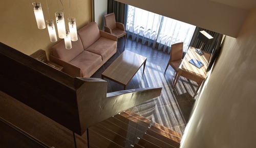 Duplex - no lift for the last floor, stairs in the room