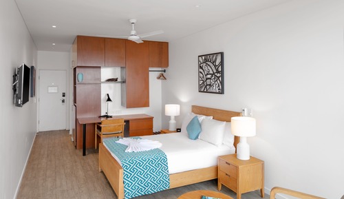 Deluxe Room, 1 Queen Bed, Resort View