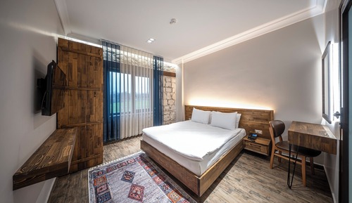 Deluxe Suite, Garden View