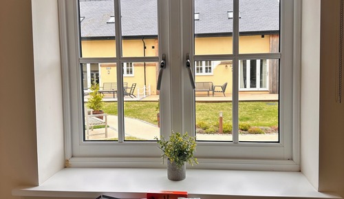 Sandown Park - Family Cottage, Family and Pet Friendly