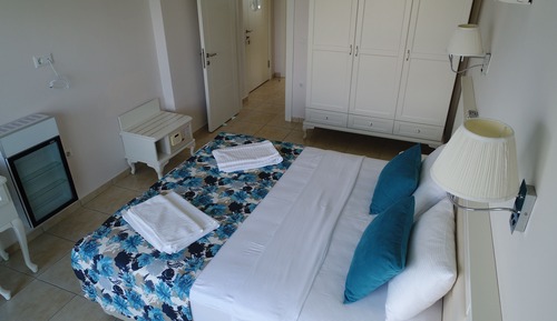 Suite, Sea View