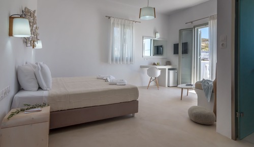 Deluxe Triple Room, Partial Sea View