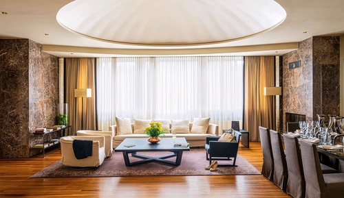 Room, 1 King Bed (Prestige | Sofa)