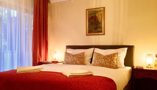 Quintuple Room, Balcony